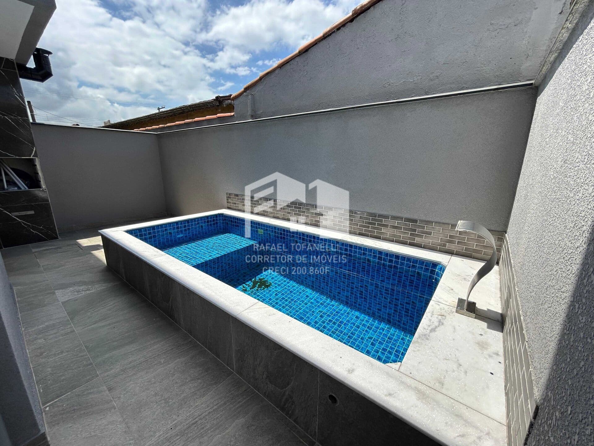Linda casa em condomínio