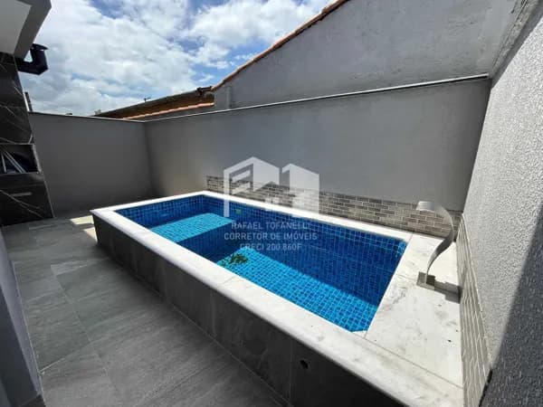 Linda casa em condomínio