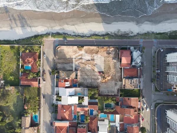Apartamento frente mar no centro de Itanhaém