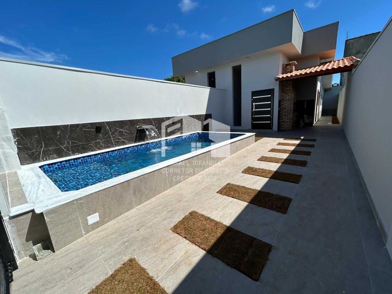Linda casa à 350 metros do mar