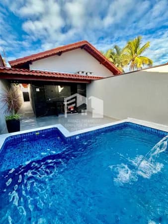 Imóvel com excelente acabamento e piscina em Itanhaém