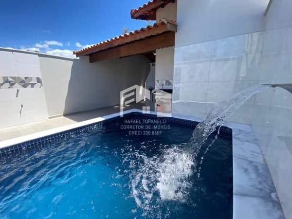Linda casa com suíte
