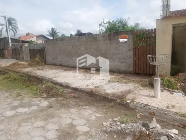 Terreno a 200m do mar