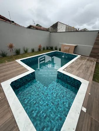 Belíssima casa em um amplo terreno