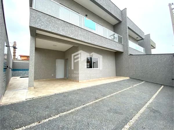 Sobrado 1 quadra da praia