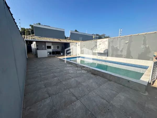 Casa linda super espaçosa