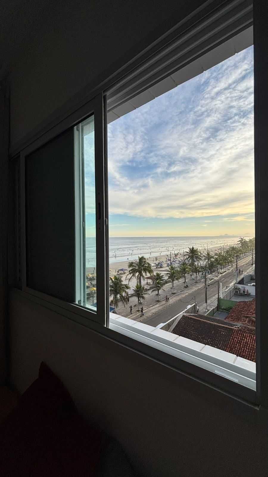 Frente ao mar, em Mongaguá