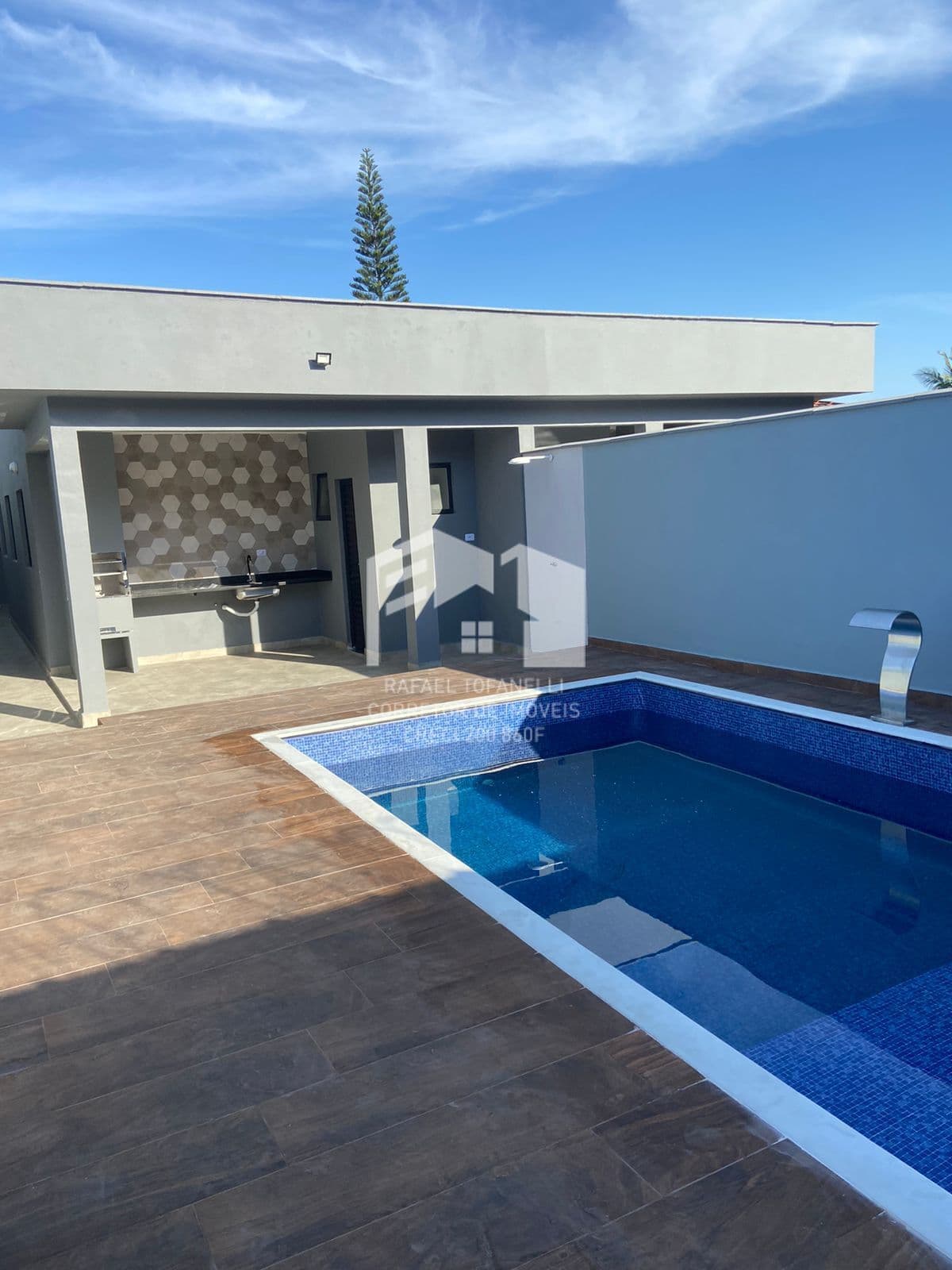 Casa com piscina no Cibratel