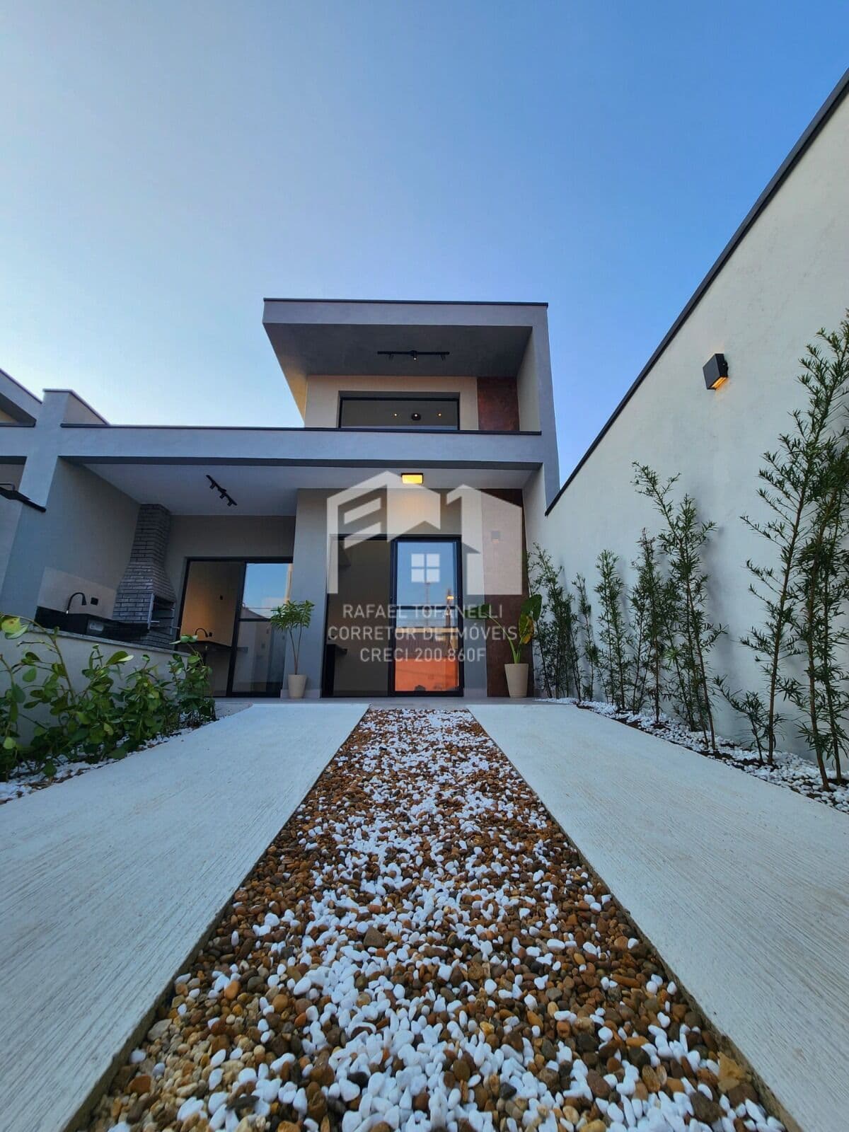 Linda casa com piscina no Belas Artes