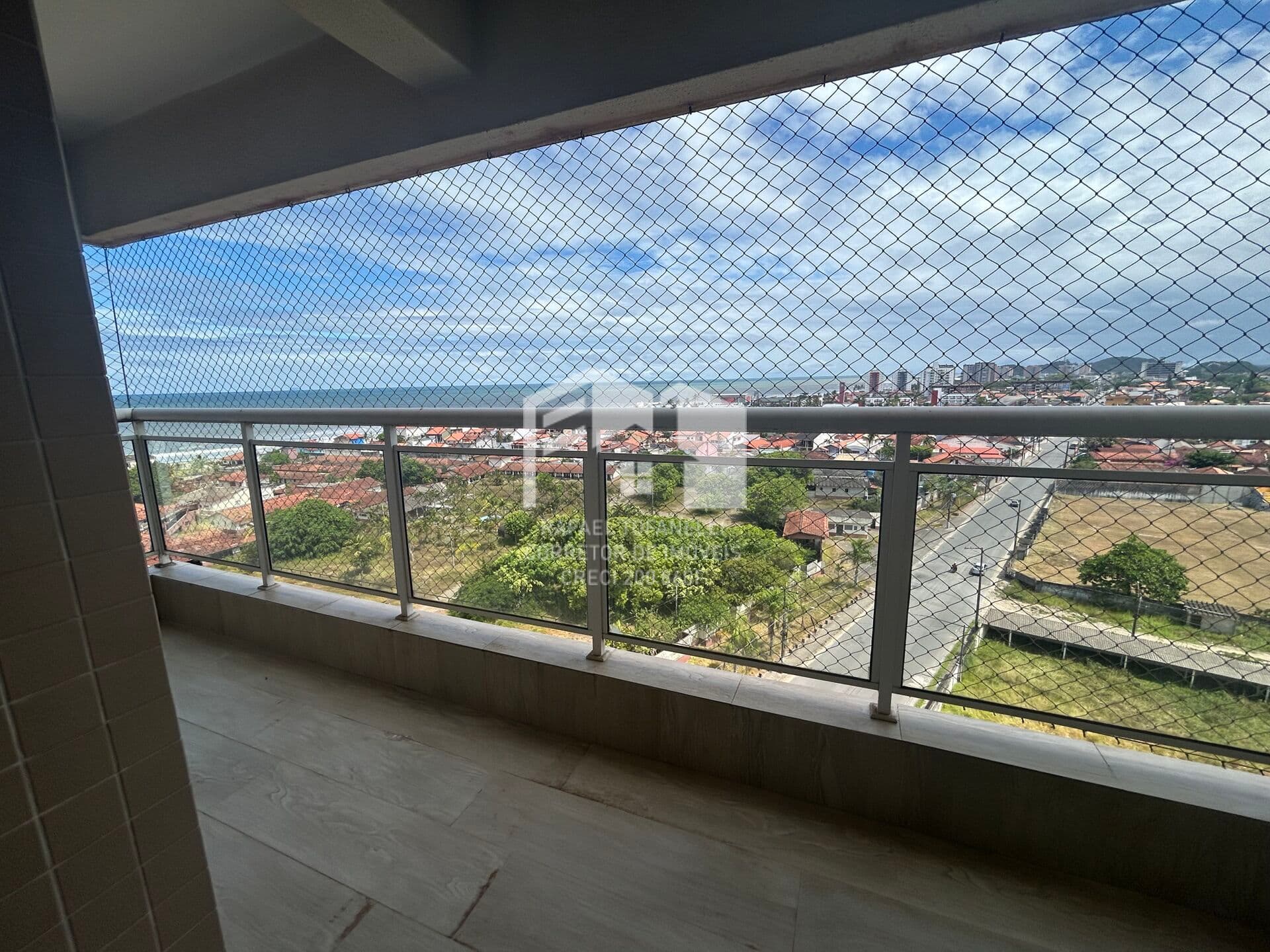Apartamento vista mar no satélite