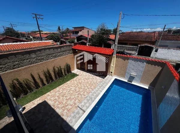 Casa à 250 metros da praia em Itanhaém