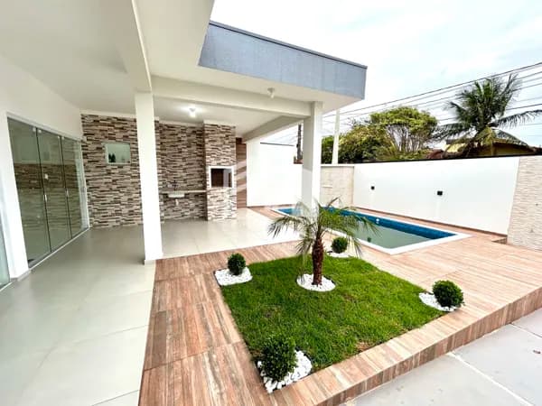 Casa alto padrão a 100m do mar