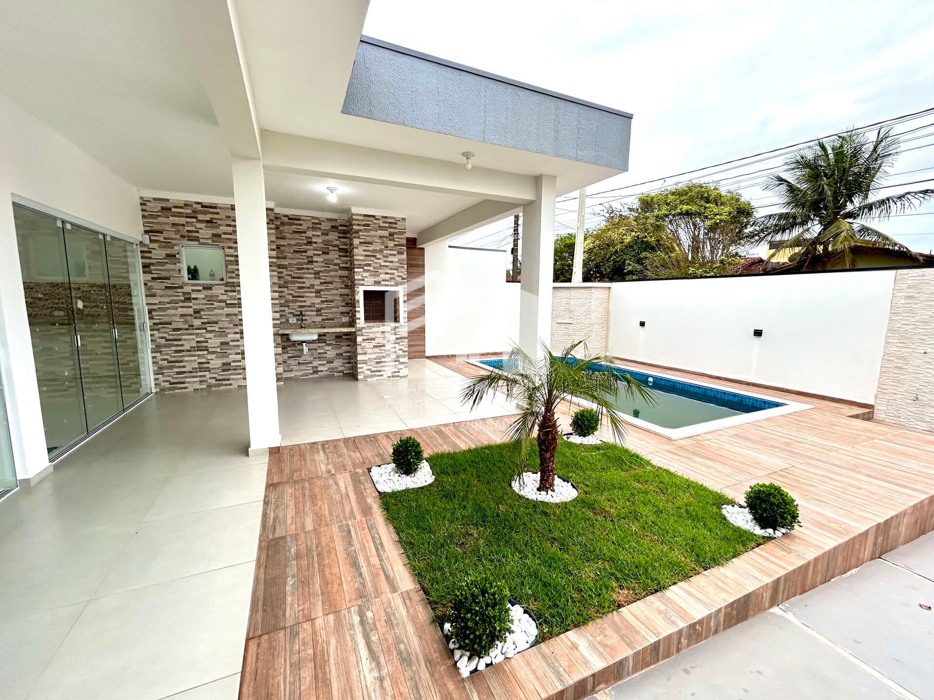 Casa alto padrão a 100m do mar