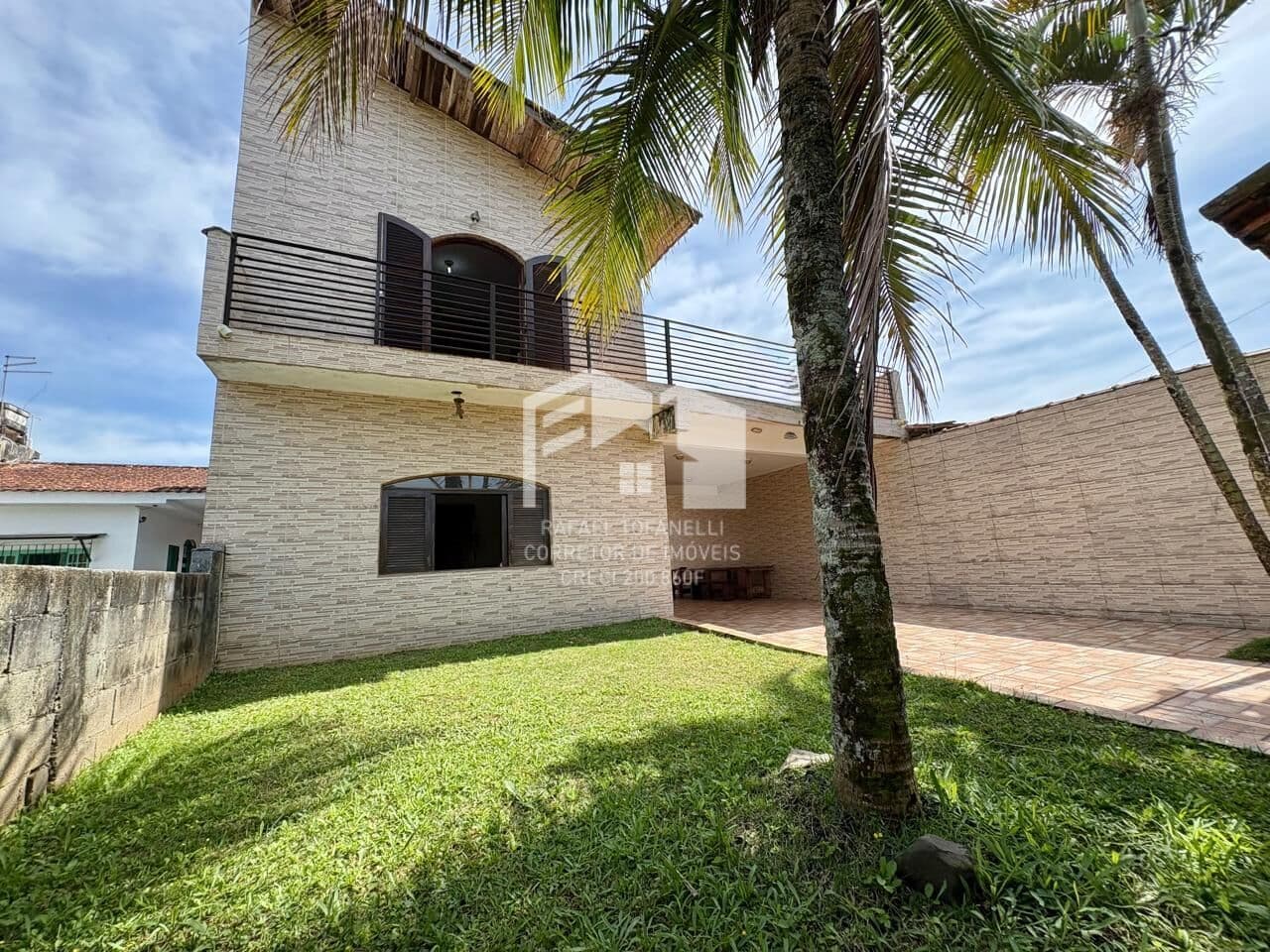 Lindo Sobrado com Excelente Espaço de Lazer - Porteira Fechada