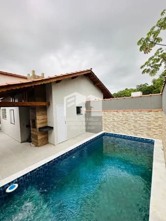 Linda casa nova com piscina