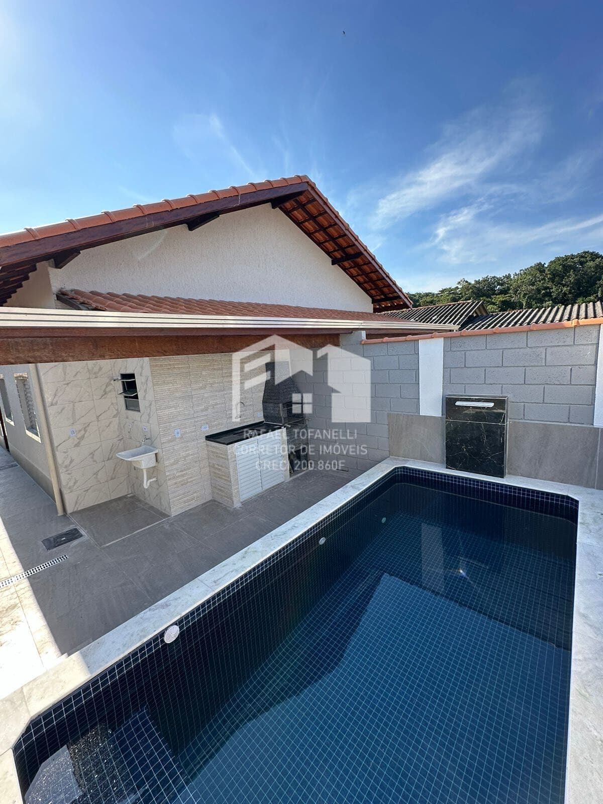 Linda casa geminada com área gourmet