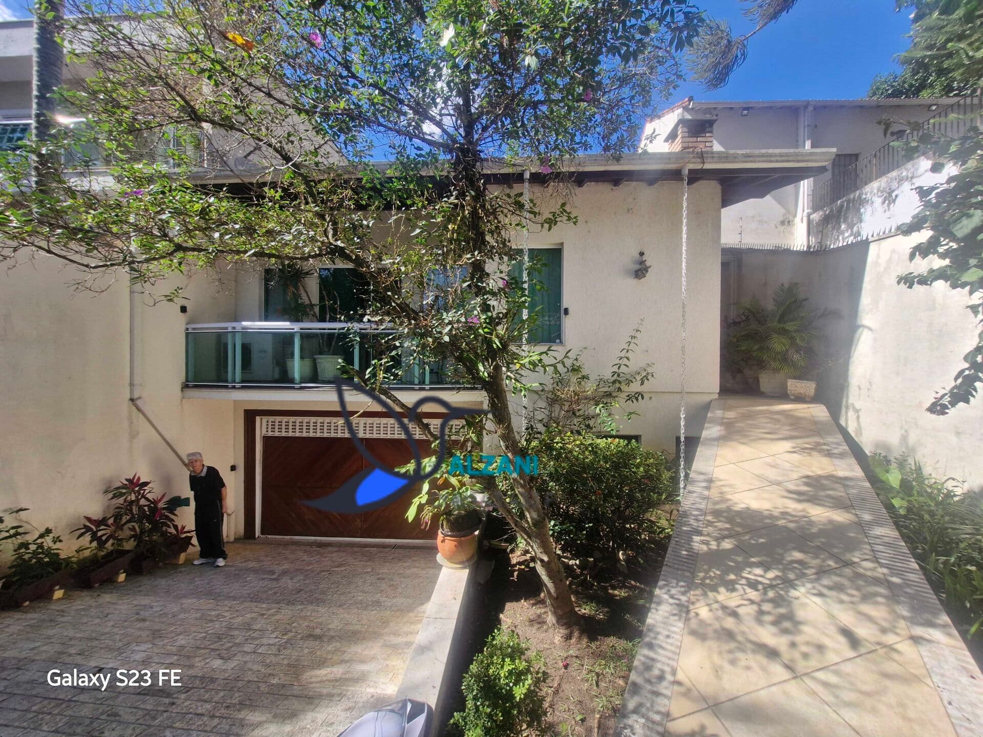 Casa térrea, 4 suítes, piscina grande, edícula, com churrasqueira, 8 vagasà a venda no bairro Vila Albertina - São Paulo/SP
