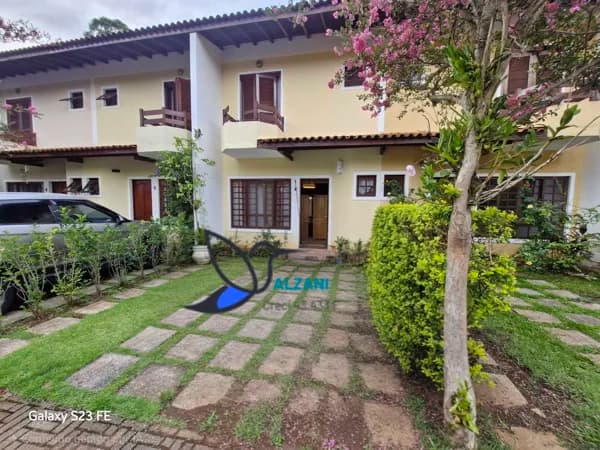 Sobrado condomínio Fechado, 3 dor com 1 suíte com closet e sacada, cozinha planejada, 2 vagas à venda no bairro Horto Florestal - São Paulo/SP