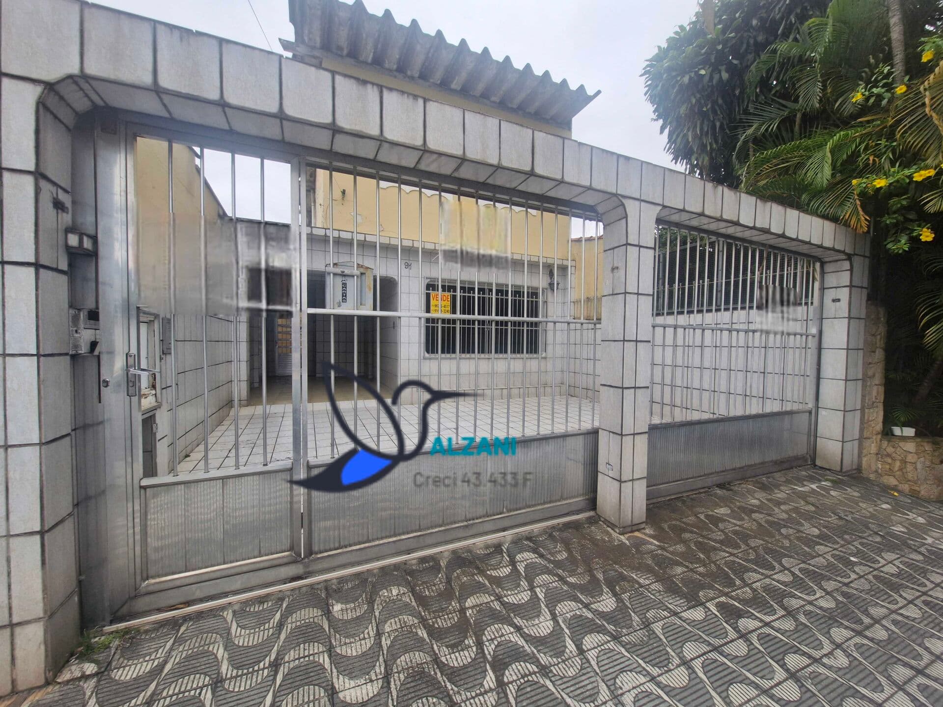 Sobrado com 4 dormitórios 1 suíte, 3 vagas com 200 m2 aceita proposta à venda no bairro Parque Casa de Pedra - São Paulo/SP