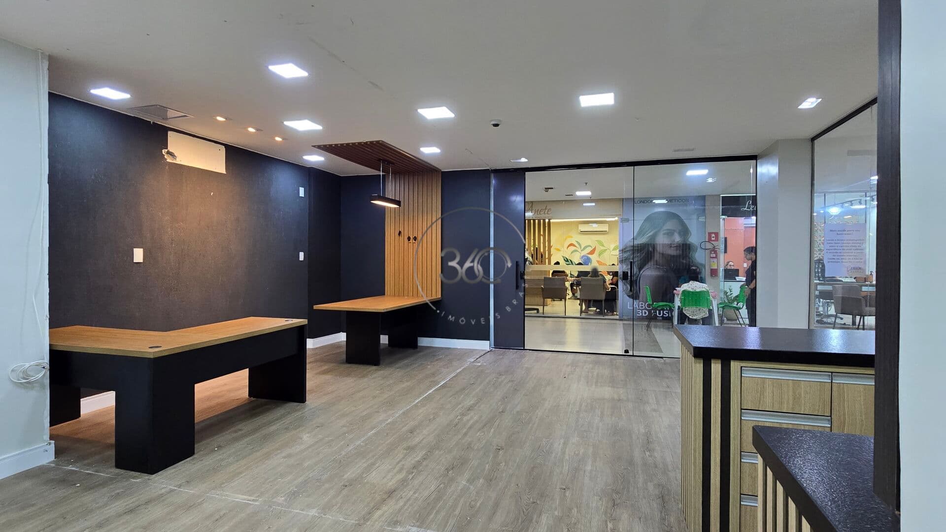 LOJA COMERCIAL QUARTIER GALERIE - 45m² - REFORMADA