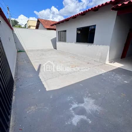 Casa de 3 Quartos sendo 1 suíte em acabamento Premium no Setor Marista Sul.