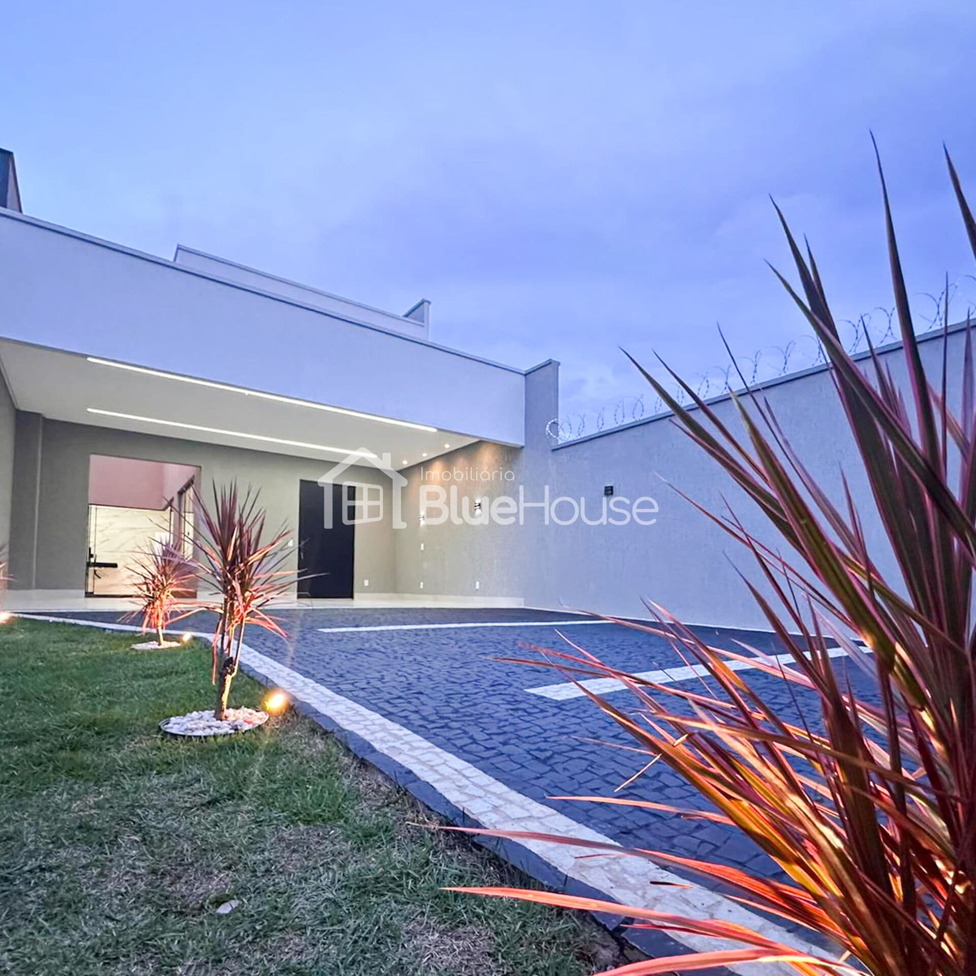 Casa de 3 Quartos sendo 3 suítes em acabamento Premium no Parque Industrial João Braz em Goiânia - GO