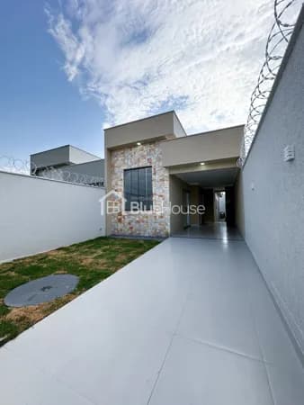 Casa de 3 Quartos sendo 1 suíte em acabamento Premium no Setor Vila Maria.