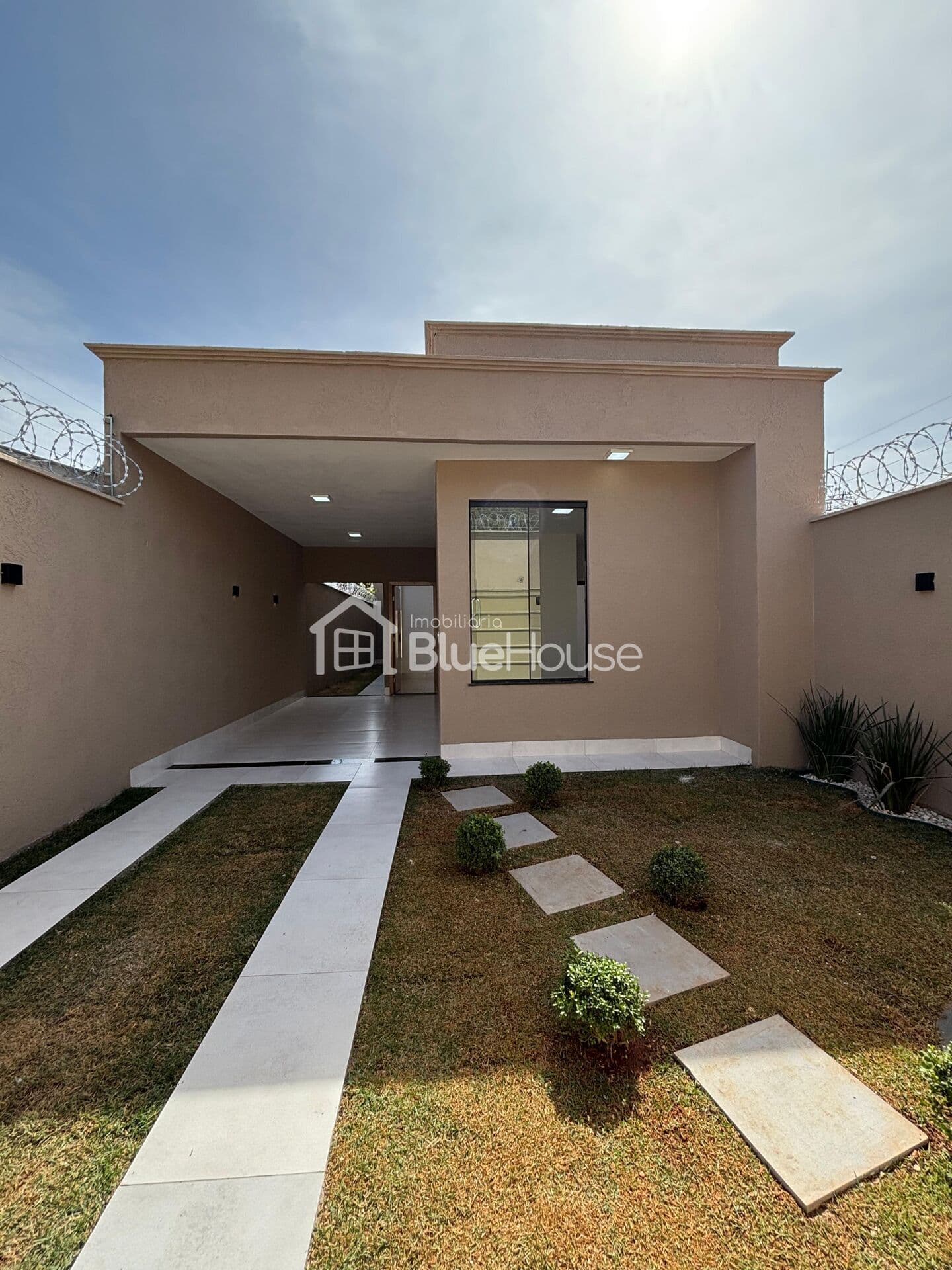 Casa de 3 Quartos sendo 1 suíte Acabamento Premium no Setor Central - Aparecida de Goiânia