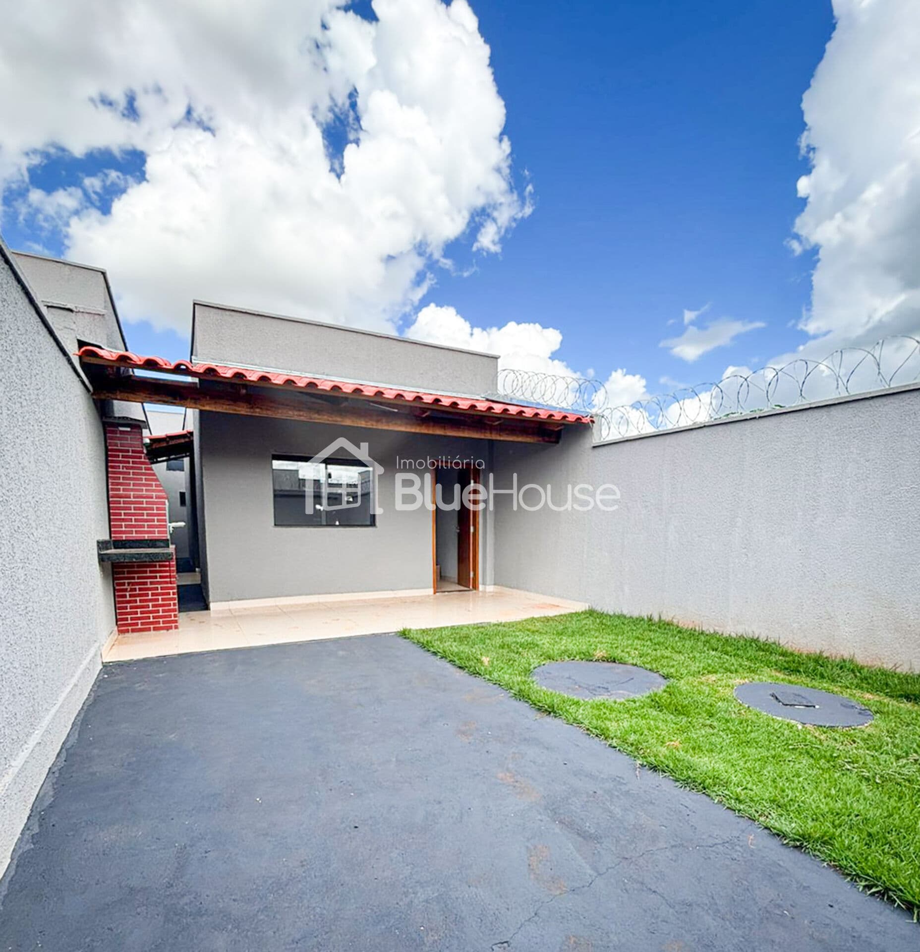 Casa Nova 2 Quartos sendo 1 suíte no Setor Nova Canaã – Trindade.