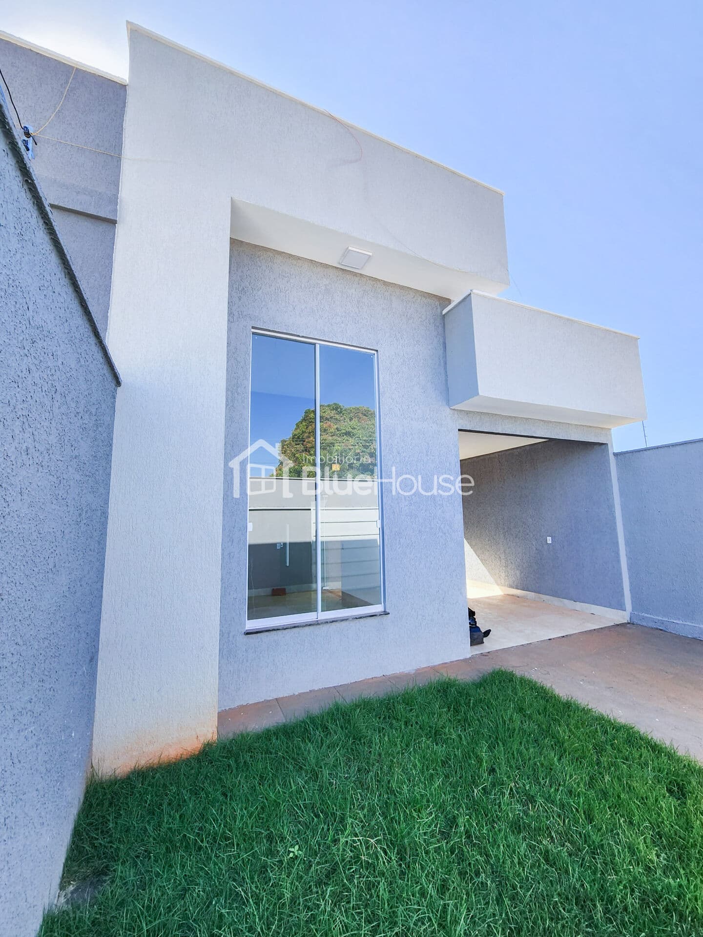 Casa de 3 Quartos sendo 1 suíte em acabamento Premium no Setor Vila Oliveira
