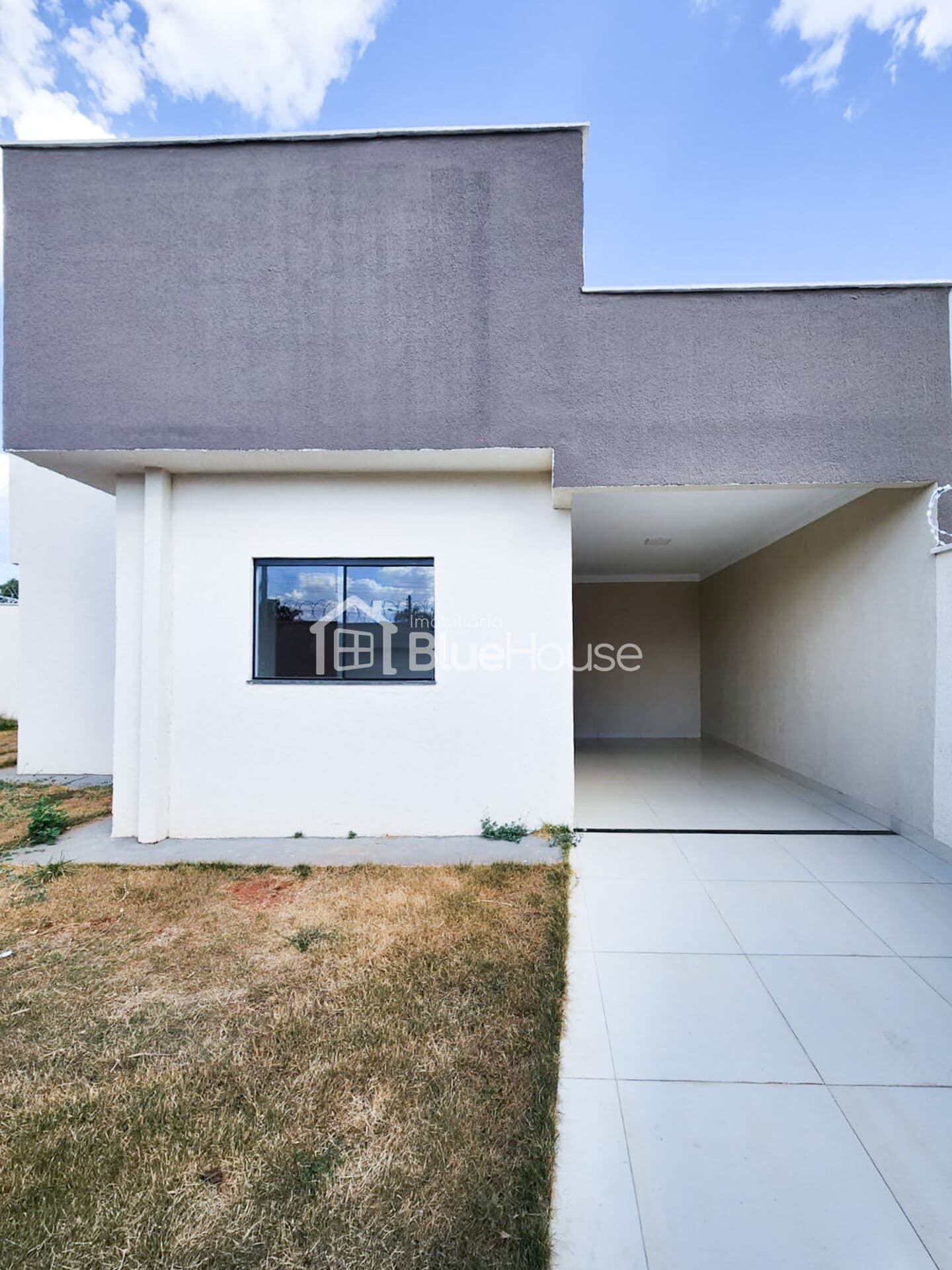 Casa de 2 Quartos sendo 1 suíte em acabamento Premium no Bairro Independência III.