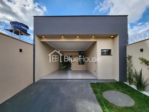 Casa de 3 Quartos sendo 1 suíte em acabamento Premium No Aeroporto Sul.