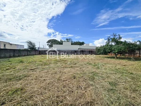 LOTES EM FRENTE AO GINÁSIO DE ESPORTES – PONTA KAYANA, TRINDADE