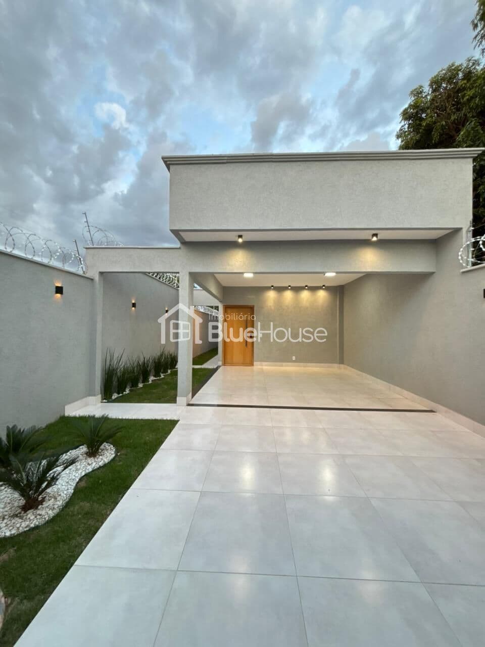 Casa de 3 Quartos sendo 1 suíte em acabamento Premium no Setor Central – Aparecida de Goiânia.