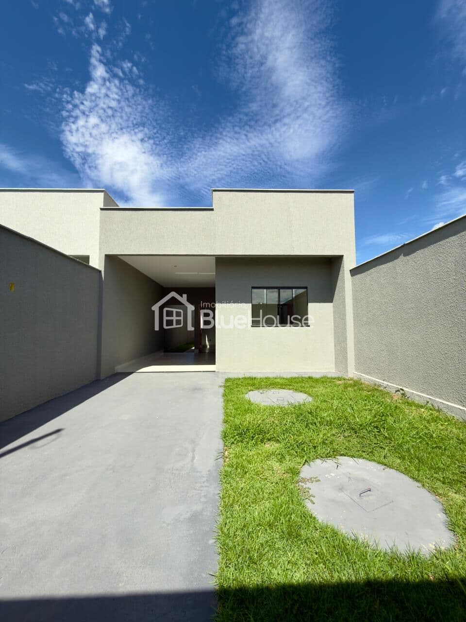 Casa 2 Quartos sendo 1 suíte (Entrada quase Zero) com Quintal Ampliado no Jardim Dom Bosco