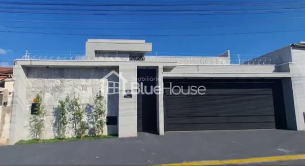 Casa Alto Padrão com 3 Suítes no Jardim Presidente | Goiânia