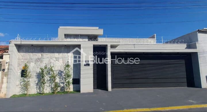Casa Alto Padrão com 3 Suítes no Jardim Presidente | Goiânia