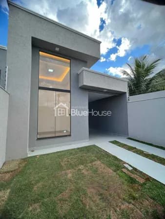 Casa de 3 quartos com acabamento Auto Padrão