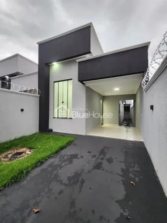 Casa de 3 Quartos sendo 1 suíte em acabamento Premium no Setor Pontal Sul.