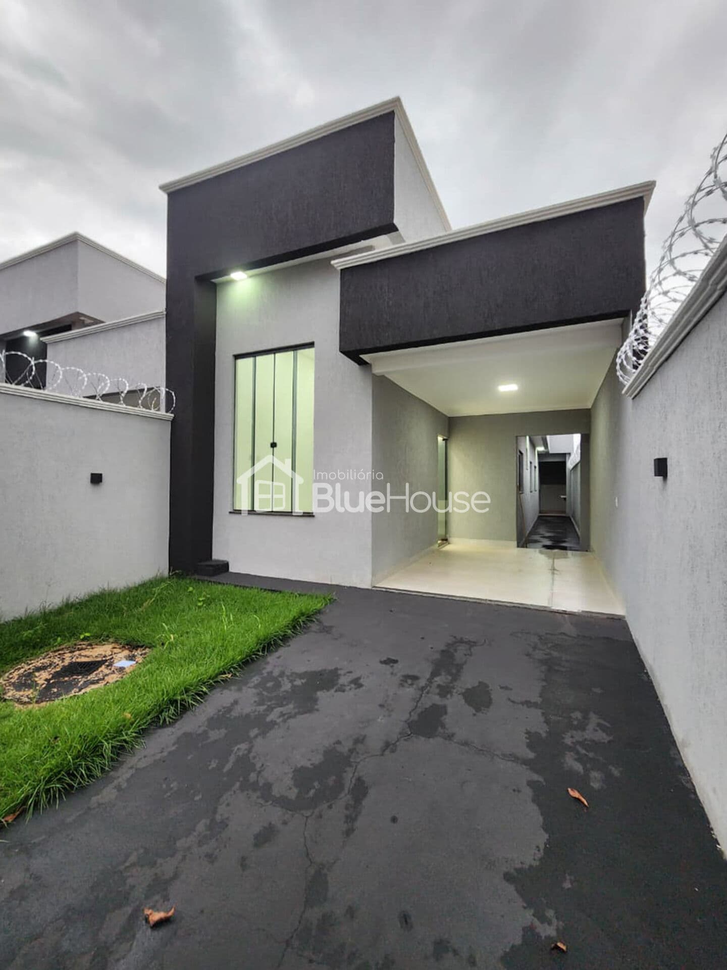 Casa de 3 Quartos sendo 1 suíte em acabamento Premium no Setor Pontal Sul.