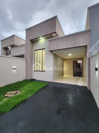 Casa de 3 Quartos sendo 1 suíte em acabamento Premium no Setor Pontal Sul.