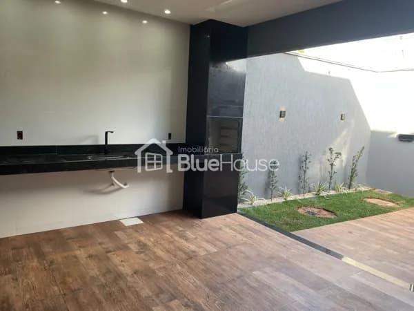 CASA PADRÃO com 3 Quartos Sendo 1 Suíte com closet a venda, no Residencial Recanto dos Bosques