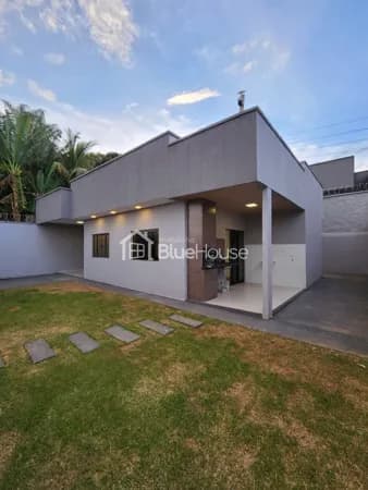 Casa de 3 Quartos sendo 1 suíte em acabamento Premium no Parque das Nações em Aparecida de Goiânia/GO.