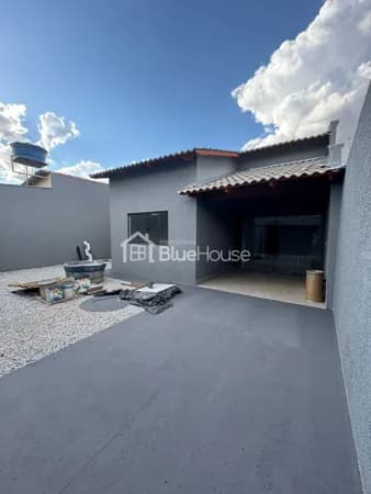 Casa de 3 Quartos sendo 1 suíte em acabamento Premium Em Goianira/GO.