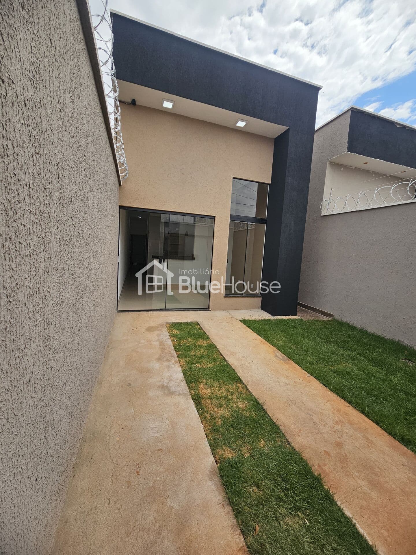 Casa com 2 Quartos Sendo 1 Suíte a venda, no Setor Estrela Dalva Goiânia/GO