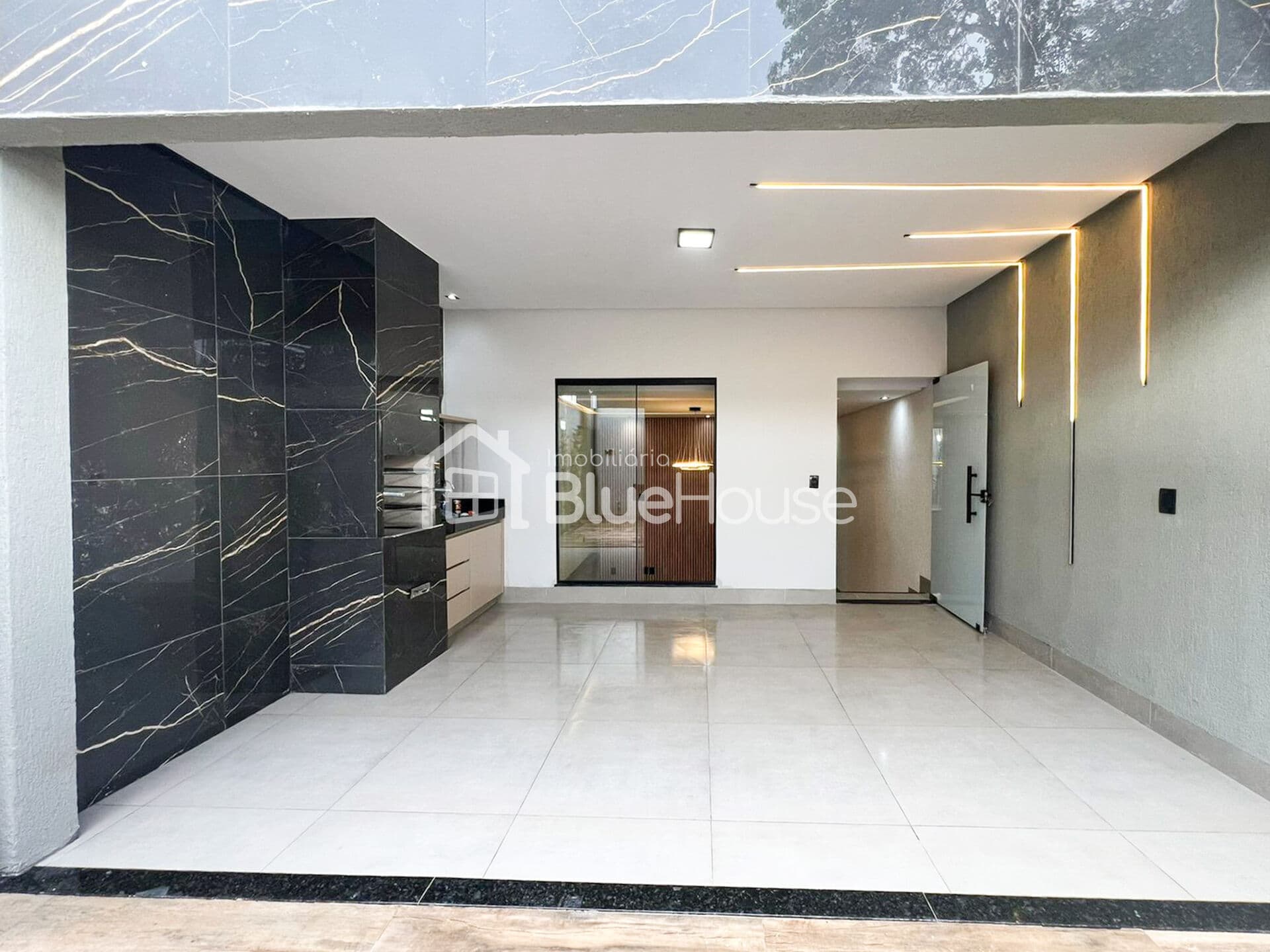 Casa de 3 Quartos, sendo 1 suíte, em acabamento Premium no Setor Maysa 1 – Trindade/GO.