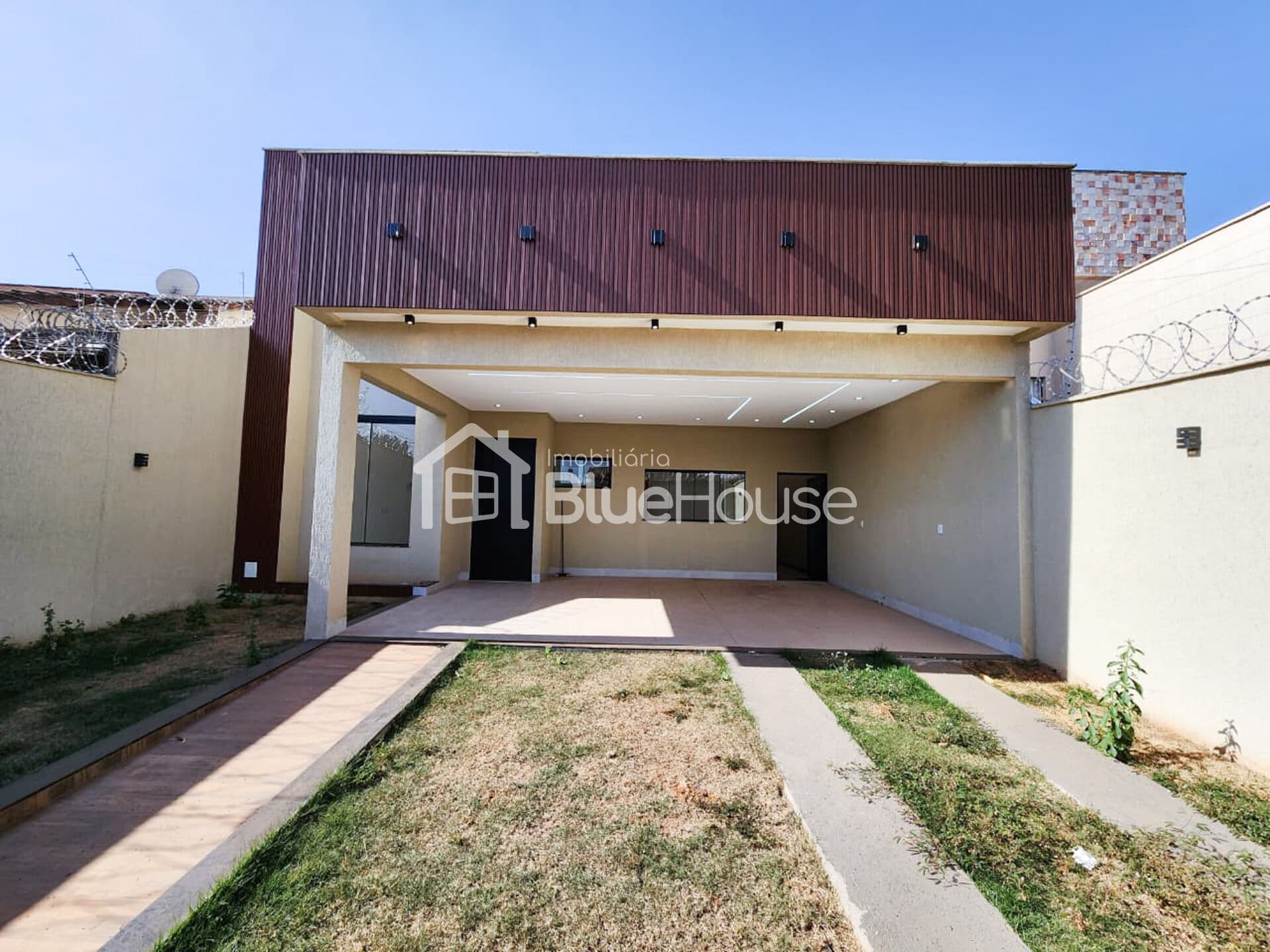 Casa de 3 Quartos sendo 3 suítes em acabamento Premium no Setor Veiga Jardim, Aparecida de Goiânia.