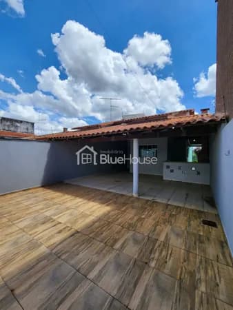 Casa de 3 Quartos sendo 1 suíte em acabamento Premium no Parque Trindade.