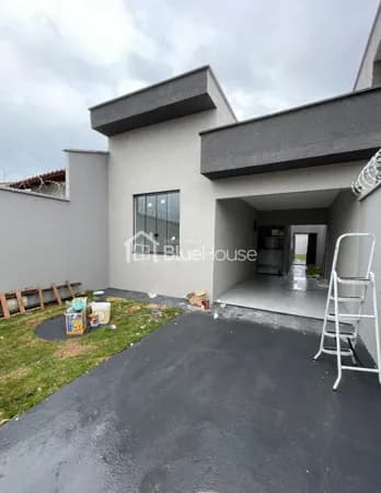 Casa de 2 Quartos sendo 1 suíte em acabamento Premium no Jardim Veneza em Aparecida de Goiânia/GO.