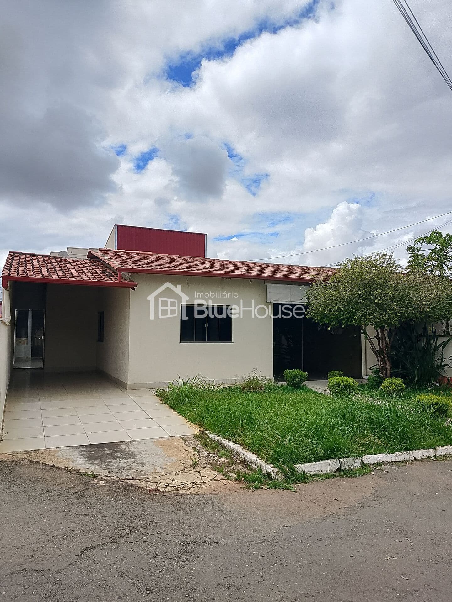 Casa de 3 Quartos sendo 1 suíte em acabamento Premium no Condomínio Residencial Malibu 2 – Região Noroeste de Goiânia/GO.